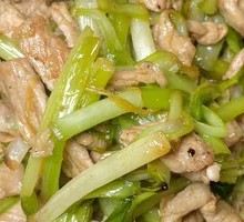 Stir-fried Pork Shreds with Garlic Shoots