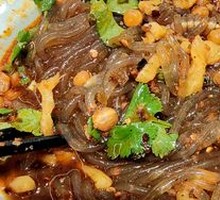 Spicy Beef Noodle Soup with Sauce