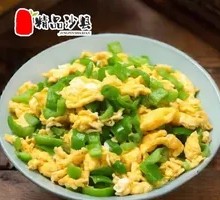 青椒炒蛋盖饭
