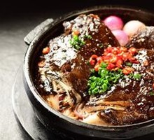 Black Pepper Fish Head in Stone Pot