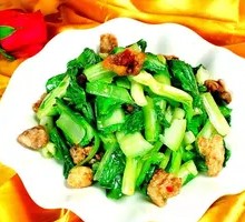 Stir-fried bok choy with pork cracklings