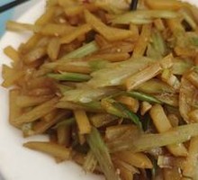 Stir-fried Celery with Potato Strips