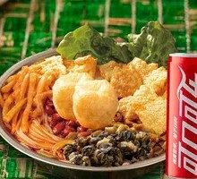 Snail Rice Noodles with Snail Meat, Tofu Puffs, and Soda