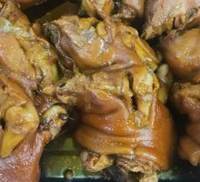 Braised Pork Trotters in Old Soup Sauce