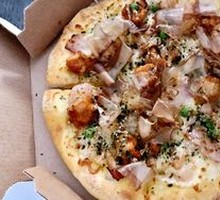 Classic Okonomiyaki-style Seafood & Meat Pizza