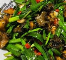 Stir-fried Water Snail with Leek