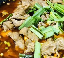 Stewed Pig Intestines in Iron Pot