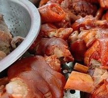 Braised Pork Trotters in Old Soup Sauce