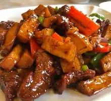 Stir-fried Beef Tenderloin with King Oyster Mushrooms