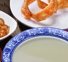 Beijing-style Tofu Juice with Crispy Dough Rings