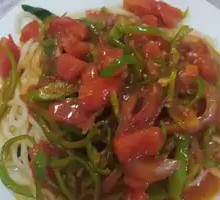 Spicy Pepper and Tomato Noodles