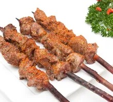 Charcoal-Grilled Lamb Skewers