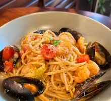 Mussels and Shrimp Pasta