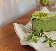 Pistachio Basque Cake