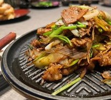 Grilled Lamb on Hot Plate