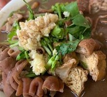 Braised Pork and Steamed Bun