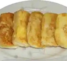 Fried Egg on Steamed Bun Slices