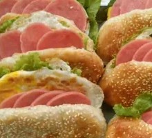 Braised flatbread with egg and sausage