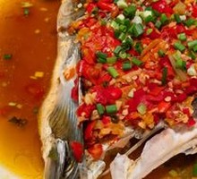 Aged Chopped Chili Steamed Lake Fish Head