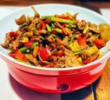 Stir-Fried Beef with Yellow Onion