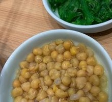 Spicy Pork Sauce Noodles with Peas