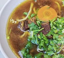 Sauce-Flavored Beef Noodles