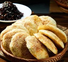 Braised flatbread with old pickled vegetables