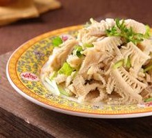 Stir-fried Scallion with Fish Balls