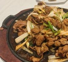 Beijing-style Grilled Meat on Iron Skillet