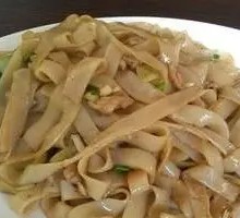 Stir-Fried Rice Noodles with Pork
