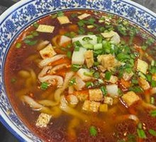 Spinach Juice Noodles with Sauce