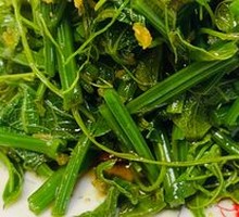 Cold Mixed Cucumber Shoots