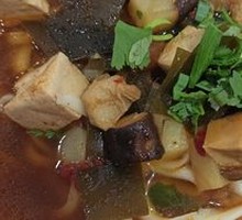 Sliced Noodles with Meat Sauce