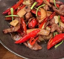 Stir-Fried Beef with Yellow Onion