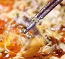 Sliced Ginger and Frog Legs