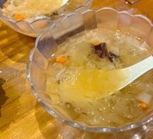 Red Date, Silver Ear Mushroom, and Pear Soup