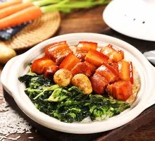 Grandmother's Braised Pork with Rice in Clay Pot