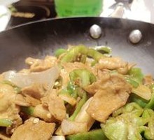 Stir-fried Pork with Long Green Chili Rice