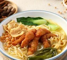 Golden Soup Pork Crispy Noodles