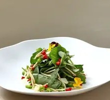 Tossed Garlic-Flavored Water Dropwort