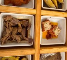 Red Mustard Greens Nine-Dish Platter