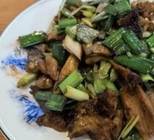 Green Garlic Pork Shank