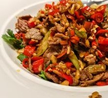 Stir-Fried Beef with Yellow Onion