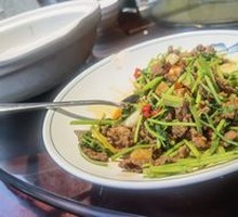 Stir-Fried Beef with Yellow Onion