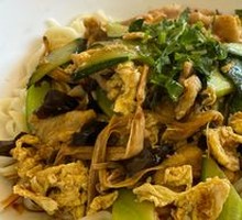 Wood Ear Mushroom and Pork Noodles