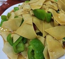 Bell Pepper and Tofu Skin Stir-Fry