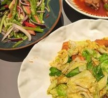 Nang Stir-Fried Cabbage