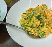 Sticky Rice Stir-Fried with Eggs