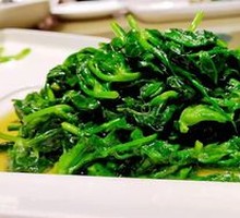 Clear Soup with Pea Shoots