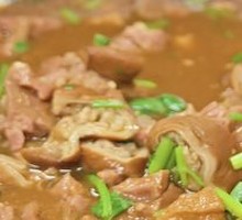 Premium Pork Intestine Stew with Flatbread